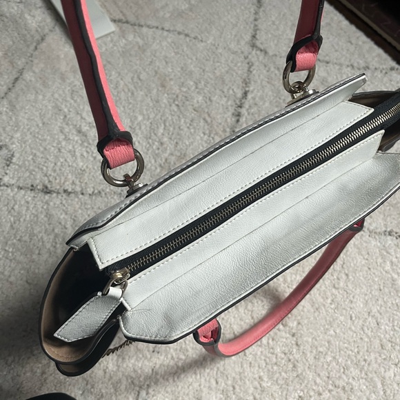 GUESS Shoulder Bag - Picture 9 of 12